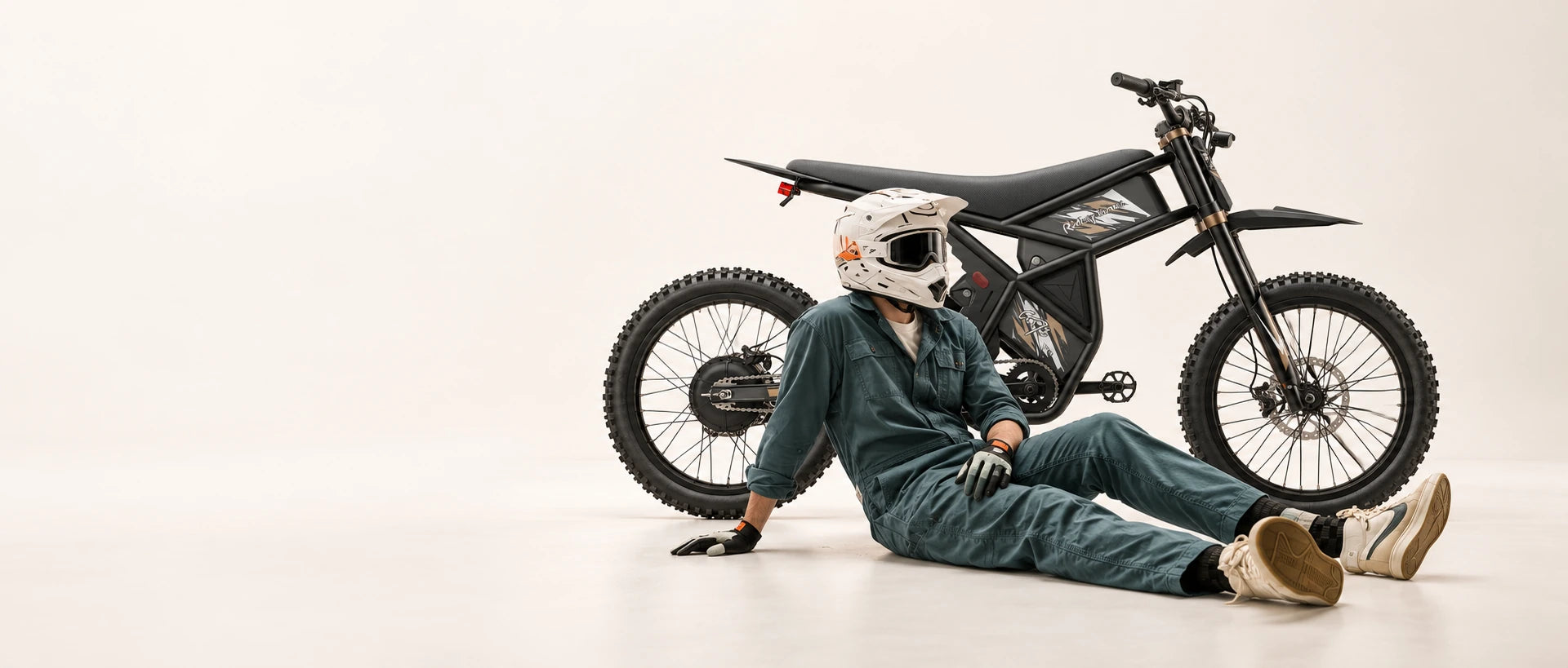 Riding’times GT73 Pro with a helmeted adult in a light studio
